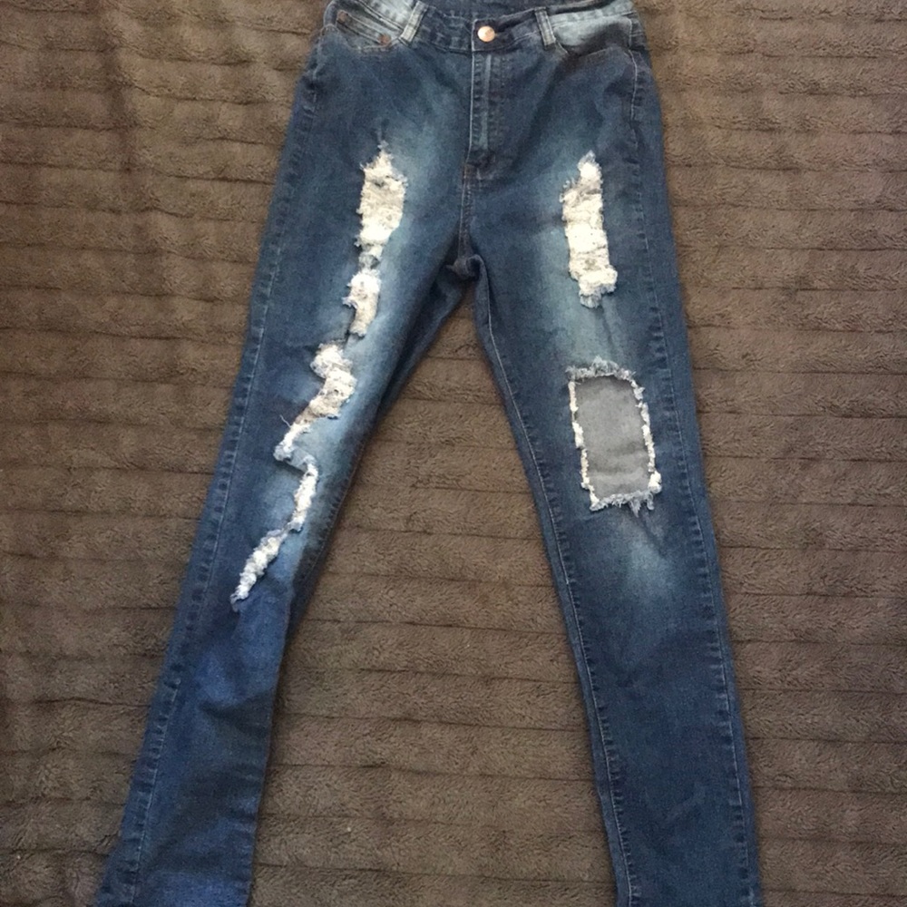 🎀 2/30 🎀 Ripped jeans! Skinny jeans with stretch